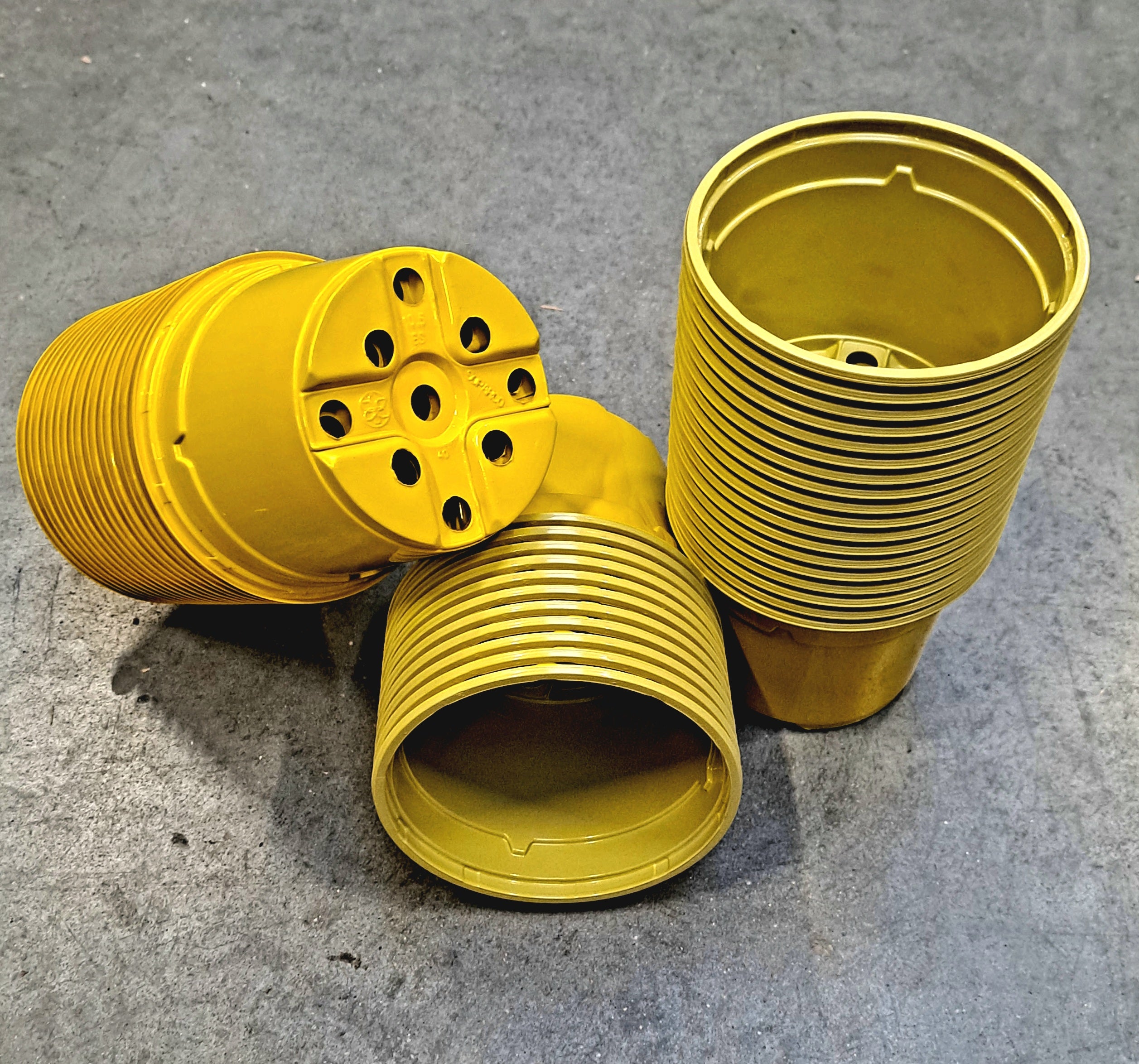 Cache-pots ronds 10,5 cm pour potager en plastique JAUNE (choisir la quantité)