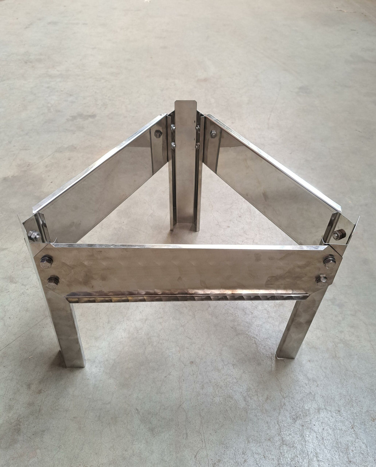 Base with legs Zottel in stainless steel for wine tanks 50-100 liters without legs