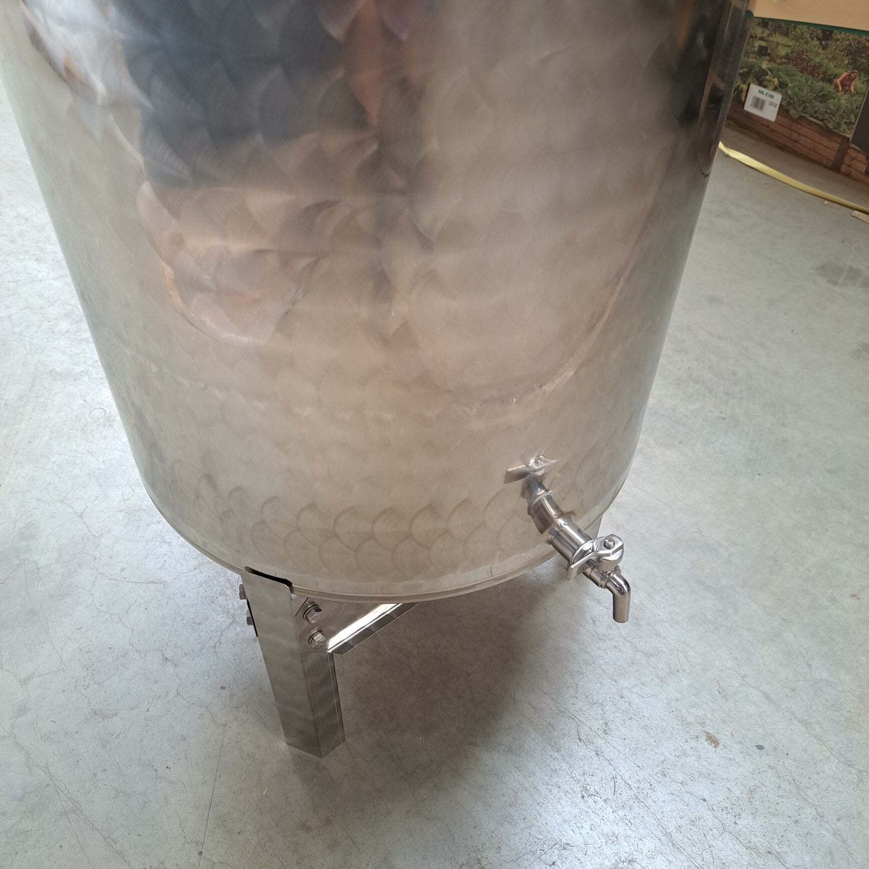 Base with legs Zottel in stainless steel for wine tanks 50-100 liters without legs