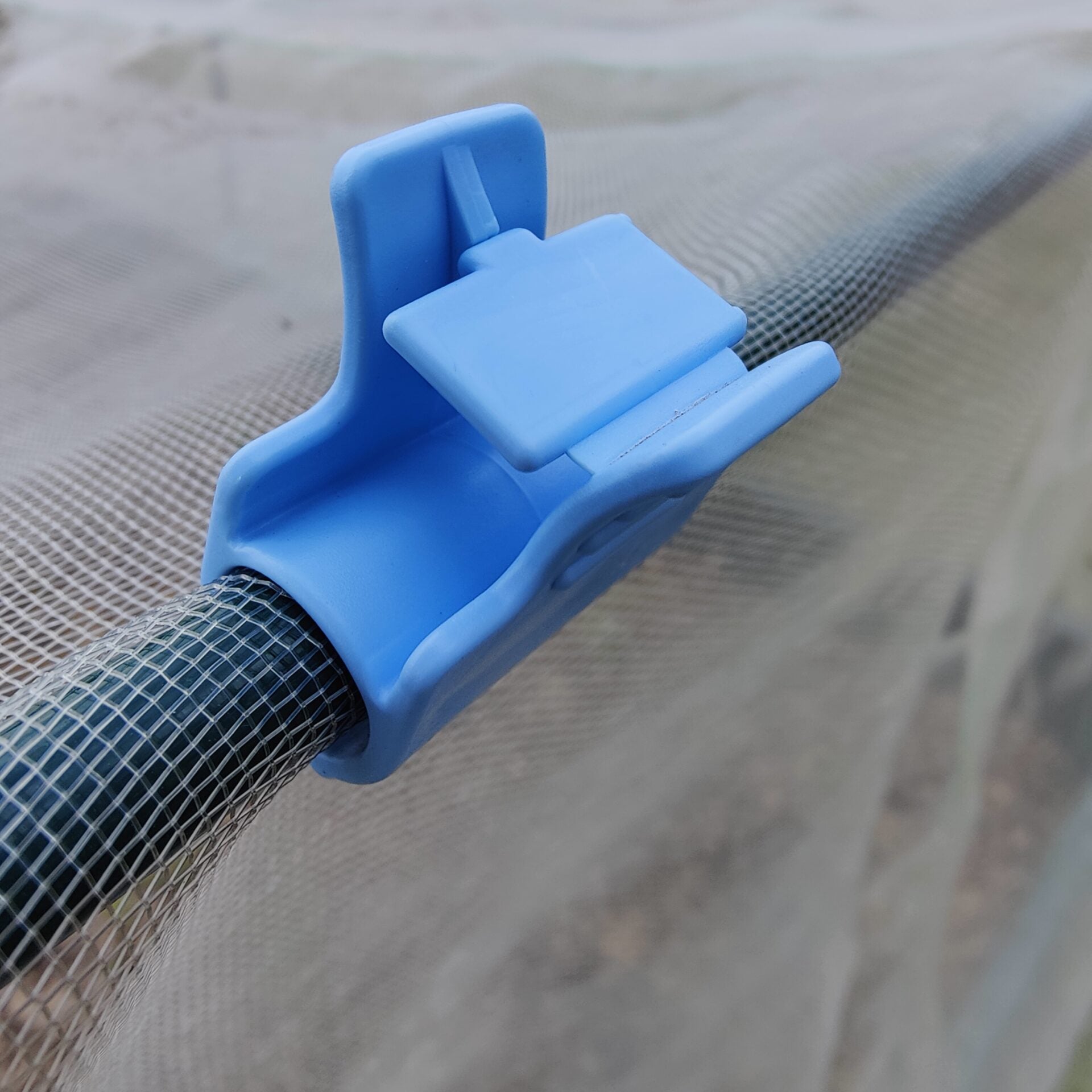 Clips de fixation pour maille, toile ou filet sur cage - 16 mm (10 pièces)