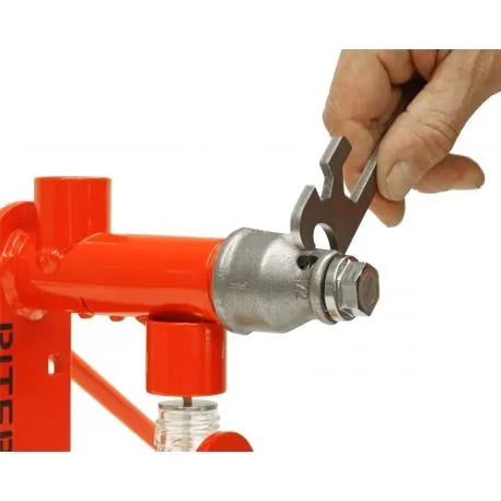 OIL PRESS - hand-operated press for home use